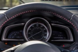 2016-Mazda-3-i-Grand-Touring-208-876x535