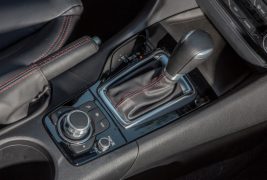 2016-Mazda-3-i-Grand-Touring-210-876x535