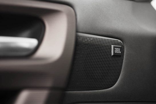 2016-Peugeot-2008-JBL-speaker