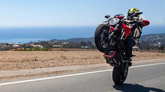 2016-ducati-monster-1200-r5