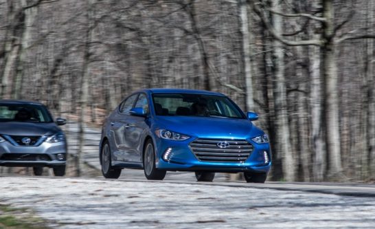 2017-Hyundai-Elantra-Limited-201-876x535