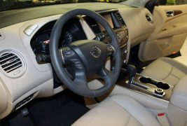 2017-Nissan-Pathfinder-steering-wheel