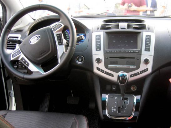 BYD S6