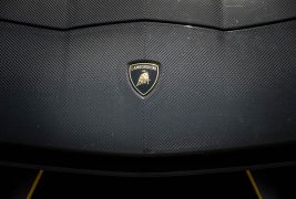 Lamborghini-Centenario-LP-770-4-front-badge