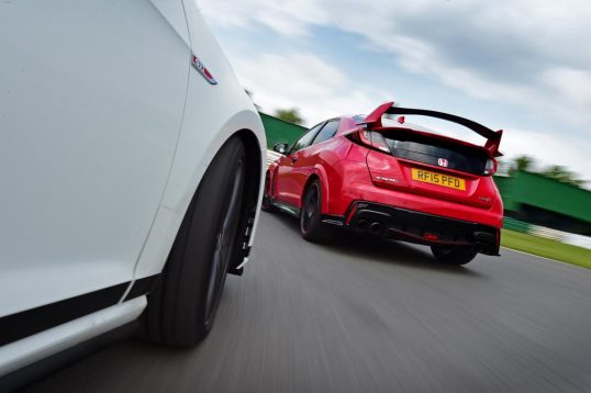 vw-golf-gti-clubsport-vs-seat-leon-cupra-290-vs-honda-civic-type-r-03