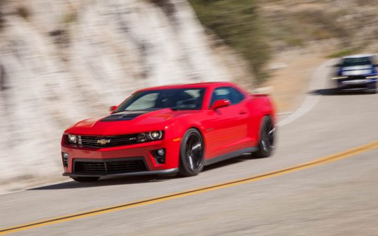 2012-Chevrolet-Camaro-ZL1-front-three-quarter-turn-2