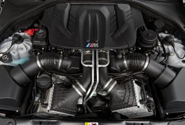 2014-BMW-M6-Gran-Coupe-engine-2