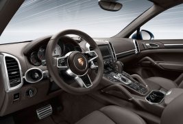 2015-Porsche-Cayenne-interior