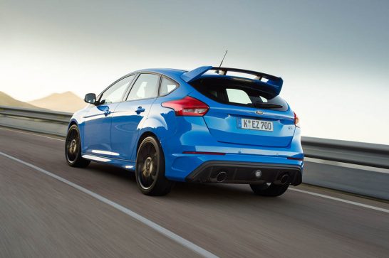 2016-Ford-Focus-RS-rear-three-quarter-in-motion-05-1