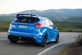 2016-Ford-Focus-RS-rear-three-quarter-in-motion-07