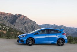 2016-Ford-Focus-RS-side-02