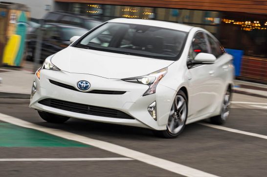 2016-Toyota-Prius-Four-Touring-MT-homepage