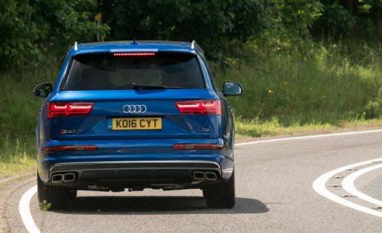 2017-Audi-SQ7-107-876x535