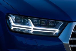 2017-Audi-SQ7-113-876x535