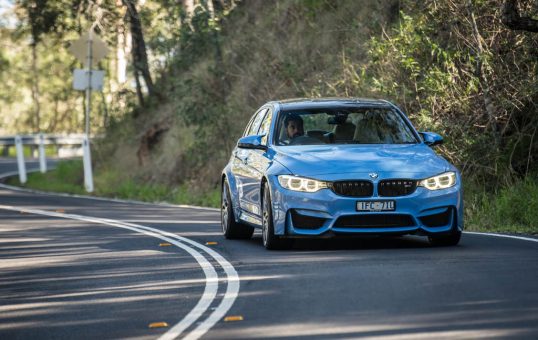 2017-bmw-m3-competition-pack-2