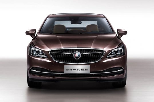 2017-Buick-LaCrosse-Chinese-Spec-front-end