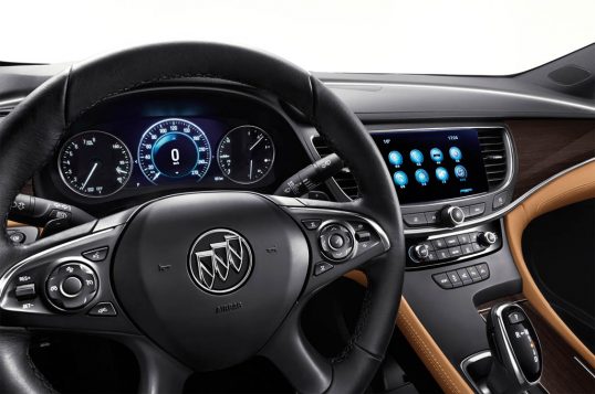 2017-Buick-LaCrosse-Chinese-Spec-steering-wheel-view