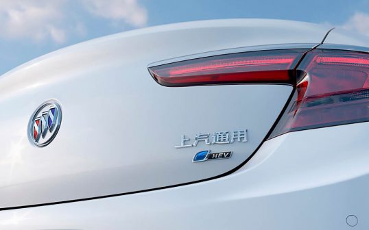 2017-Buick-LaCrosse-Hybrid-Chinese-Spec-rear-badges