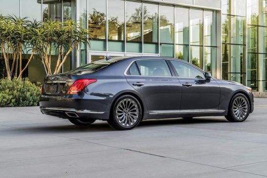 2017 Genesis G90