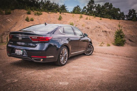 2017 KIA Cadenza