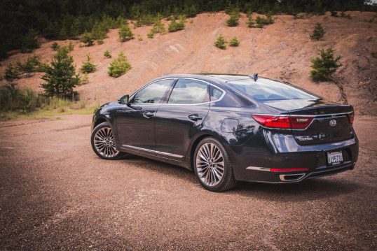 2017 KIA Cadenza