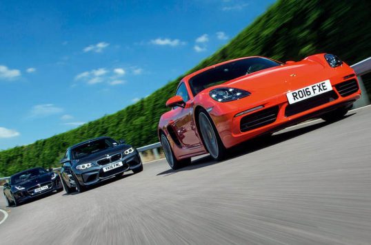 bmw-m2-vs-porsche-718-cayman-s-vs-jaguar-f-type-01