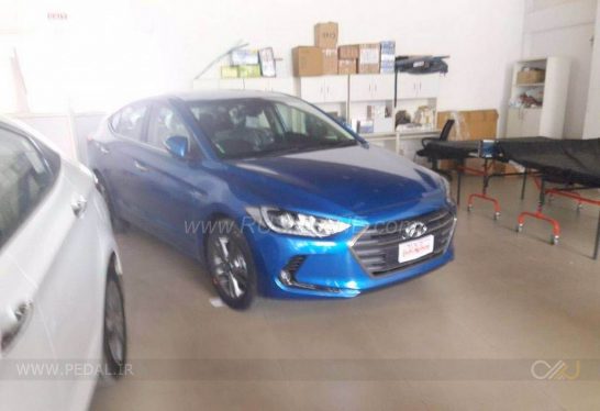 Hyundai-Elantra-India-spyshot-2