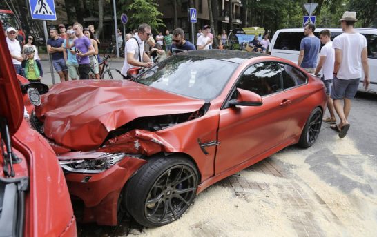 m4-ferrari-crash1