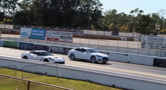 tesla-model-s-p85d-gets-obliterated-by-2015-corvette-stingray-z51-video-91991_1