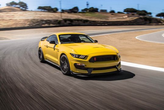 2016-Ford-Mustang-Shelby-GT350R-front-three-quarter-in-motion-02