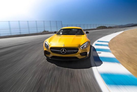 2016-Mercedes-AMG-GT-S-front-end-in-motion