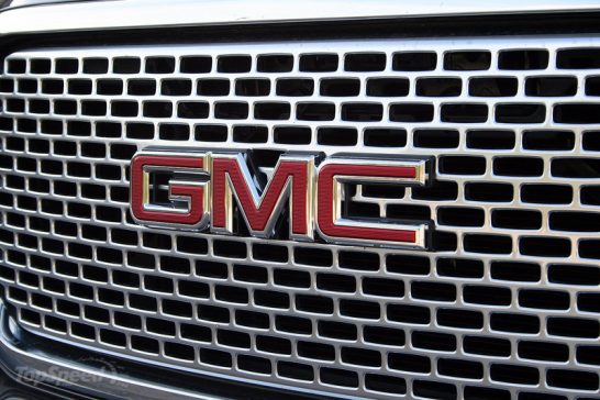 2016-gmc-yukon-xl-denali--14_800x0w