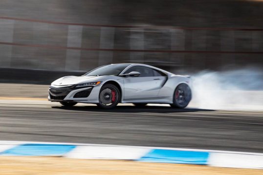 2017-acura-nsx-rear-three-quarter-drift