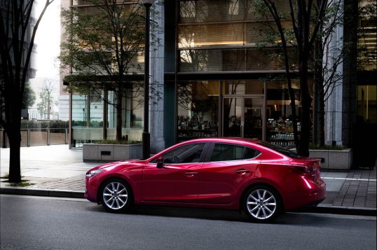 2017-Mazda3-rear-side-02