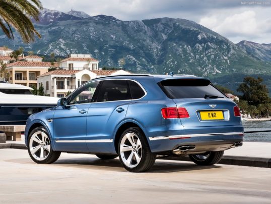 Bentley-Bentayga_Diesel-2017-1024-09