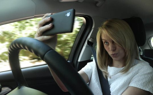 Ford-Survey-Selfie-While-Driving-2