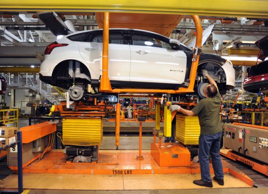 Ford-assembly-line-1