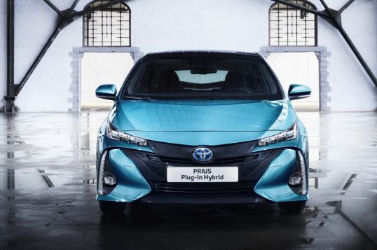 toyota prius plug in 2017