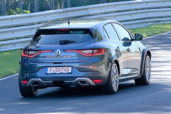 Renault Megane RS development mule spied