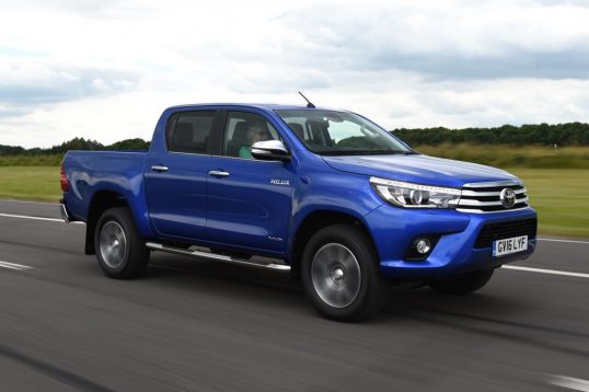 toyota-hilux-pick-up-2016-03