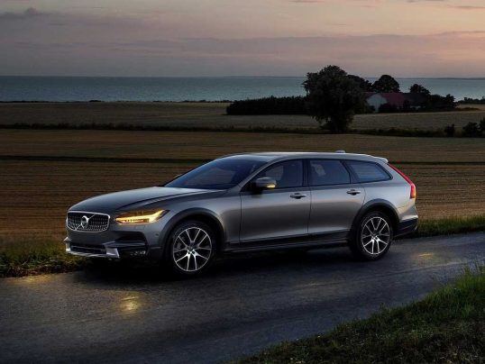 Volvo-XC70-2017-02