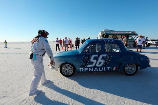 renault-celebrates-bonneville-history-and-sets-new-record-1