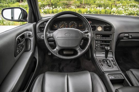 1992-infiniti-q45t-cockpit