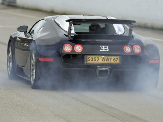 2006_bugatti_veyron_16_4