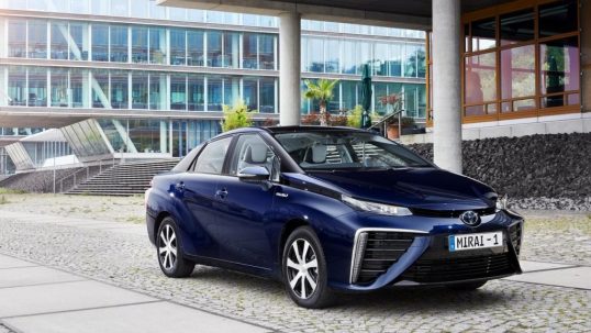 2015-611803toyota-mirai-euro-spec1