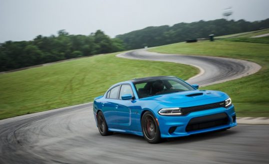 2016-dodge-charger-srt-hellcat-203-876x535