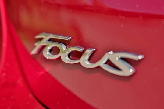 2016-ford-focus-ecoboost-review-5
