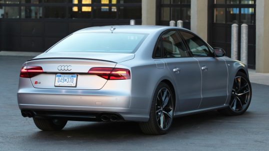 2016-audi-s8-plus-review4