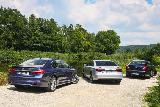 2017-bmw-alpina-b7-xdrive-vs-2017-audi-s8-plus-vs-2016-jaguar-xjr-03