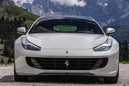 2017-ferrari-gtc4lusso-front-end-04